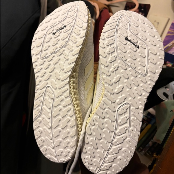 Adidas white running shoe - Picture 6 of 7